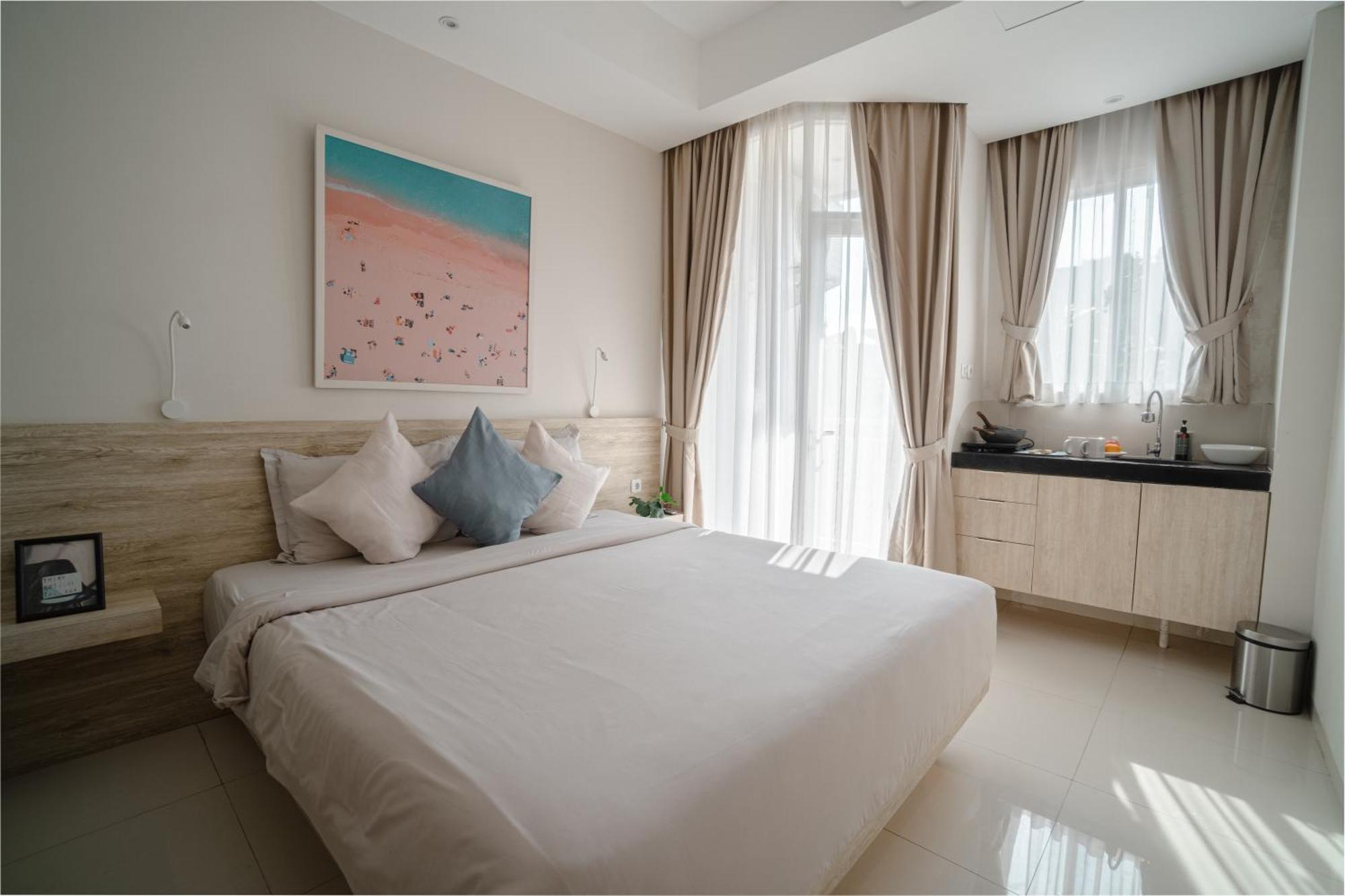 Bali Bustle Pararaton Coliving And Coworking Space Legian Exteriör bild